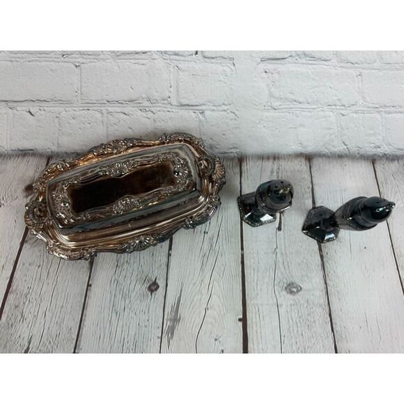 Unbranded butter dish pepper shaker salt shaker silver plated metal - Picture 2 of 9